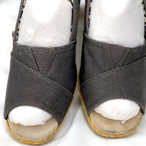 Toms Gray Espadrilles Canvas Top Heel Sandals Peep Toe size 7 - Picture 3 of 6
